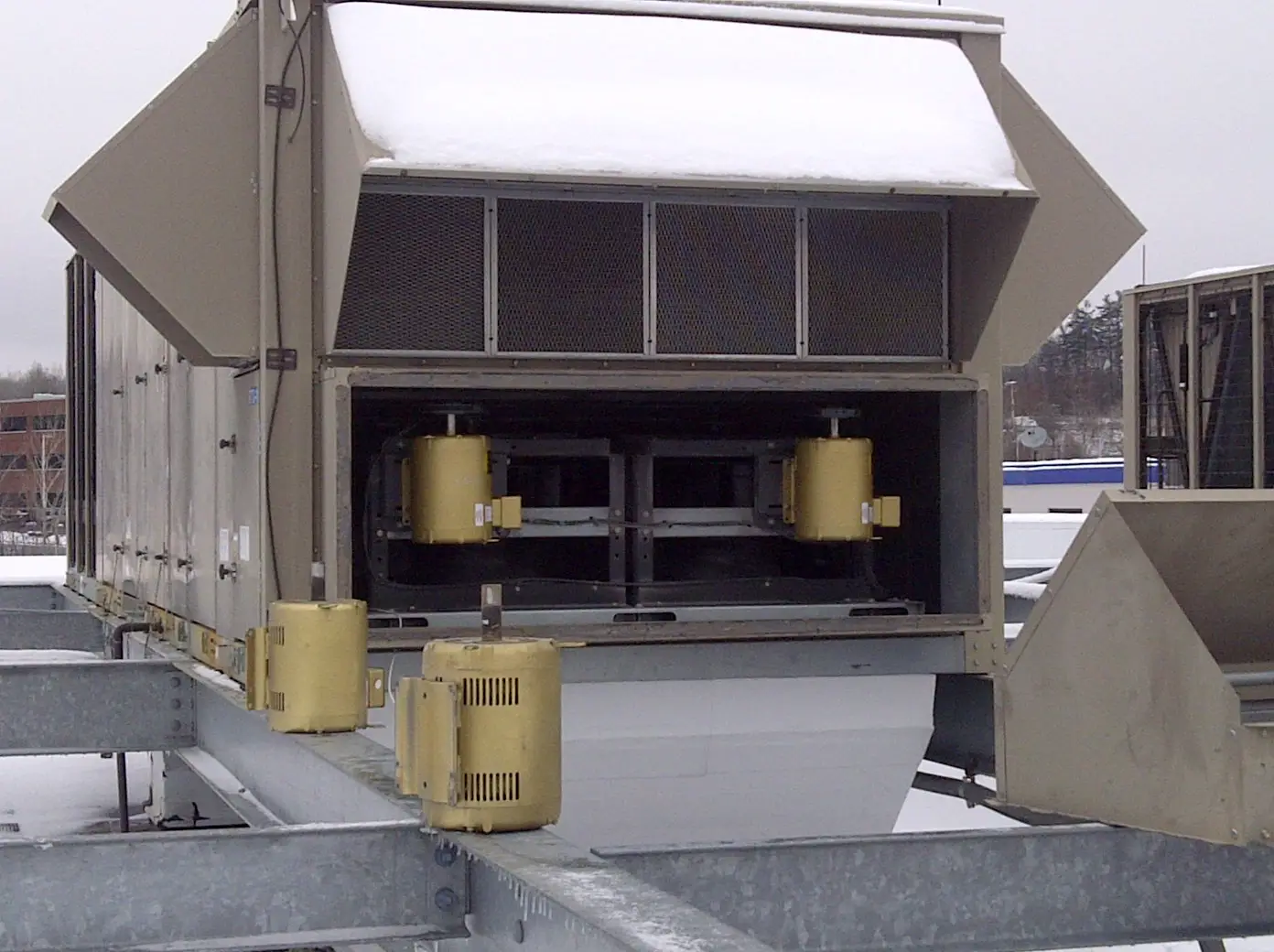 Rooftop air handling unit serviced by Delta Mechanical HVAC
